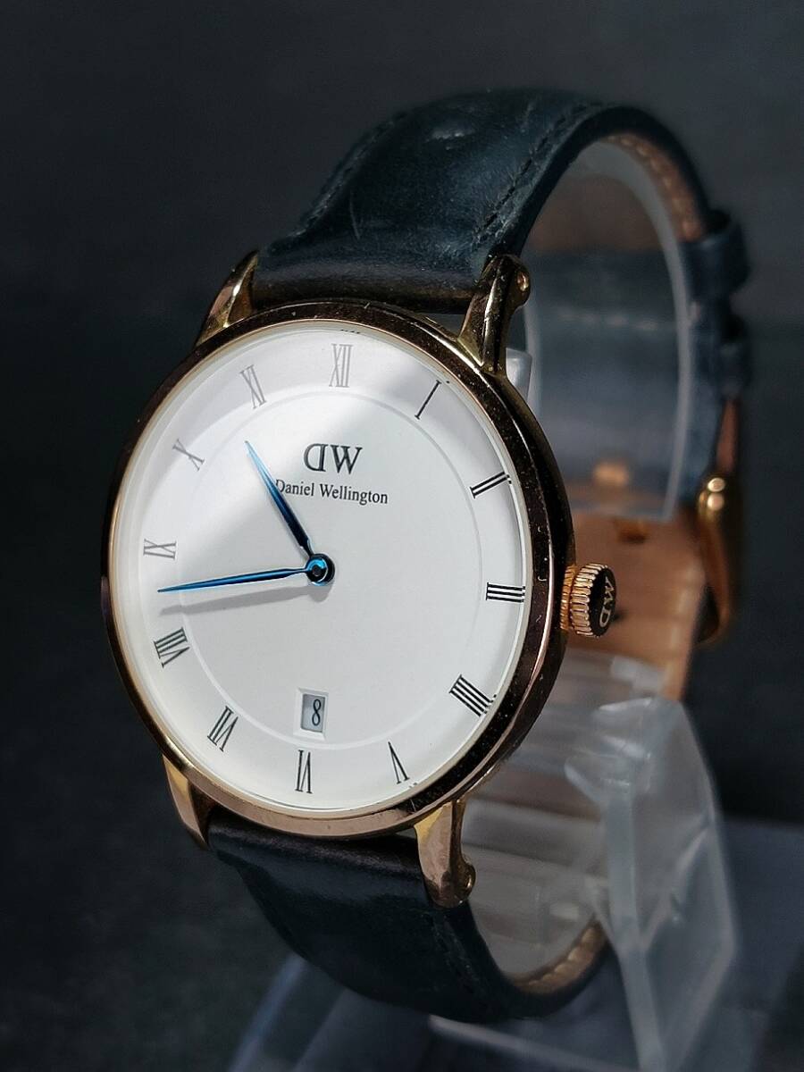 DW DanielWellington ダニエルウェリントン B34R1 アナログ クォーツ 腕時計 ホワイト文字盤 デイトカレンダー レザーベルト 電池交換済みの画像3