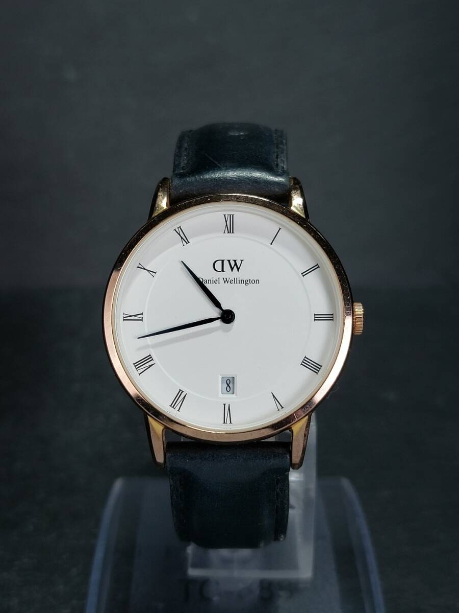 DW DanielWellington ダニエルウェリントン B34R1 アナログ クォーツ 腕時計 ホワイト文字盤 デイトカレンダー レザーベルト 電池交換済みの画像2