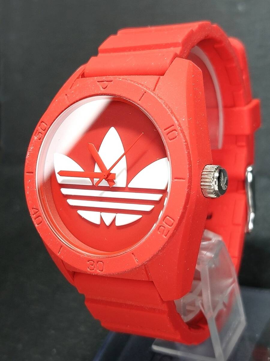 超美品 箱付き adidas アディダス サンティアゴ ADH6168 メンズ アナログ 腕時計 オールレッド ラバーベルト ステンレス 新品電池交換済みの画像3