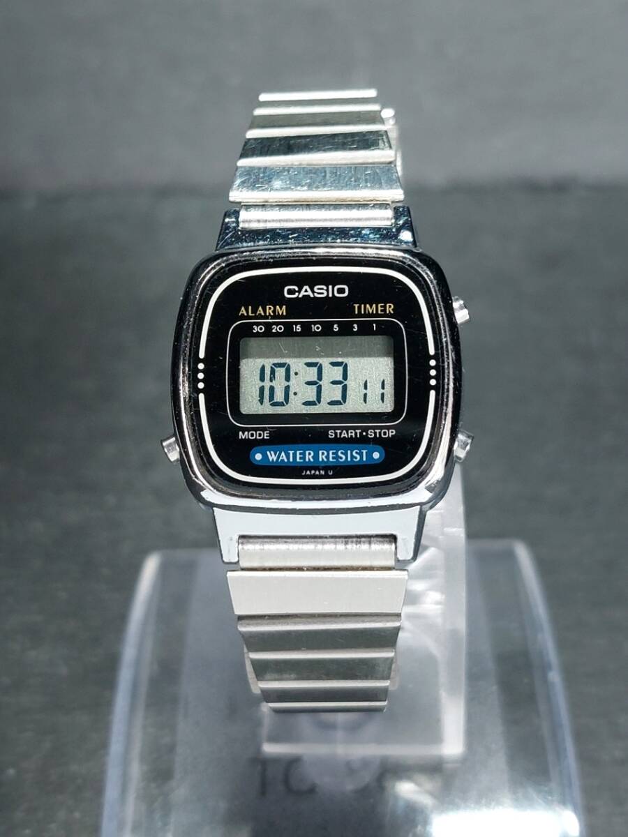 美品 CASIO カシオ クラシックスタンダード LA670WA-1A2 チプカシ デジタル 腕時計 ブラック文字盤 メタルベルト ステンレス 電池交換済みの画像2