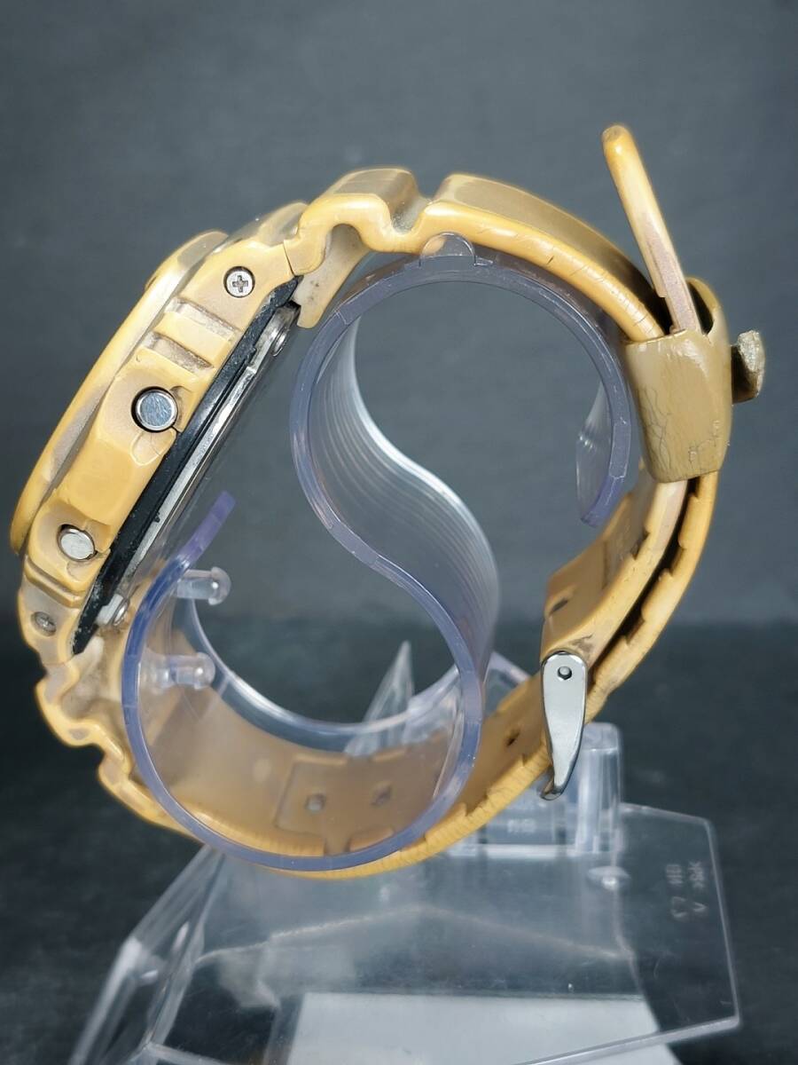 CASIO カシオ G-SHOCK ジーショック DW-5600 メンズ デジタル 腕時計 ホワイト文字盤 グレー ラバーベルト ステンレス 新品電池交換済み_画像4