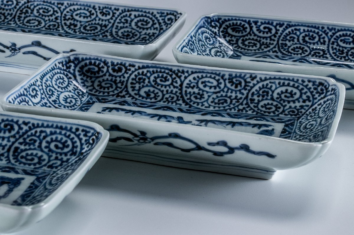 [...] old Imari blue and white ceramics . Tang . Mitomo writing long plate 2 customer Edo latter term E122 loose sale possibility old fine art antique old . Japan cooking . stone charge . Japanese-style tableware 