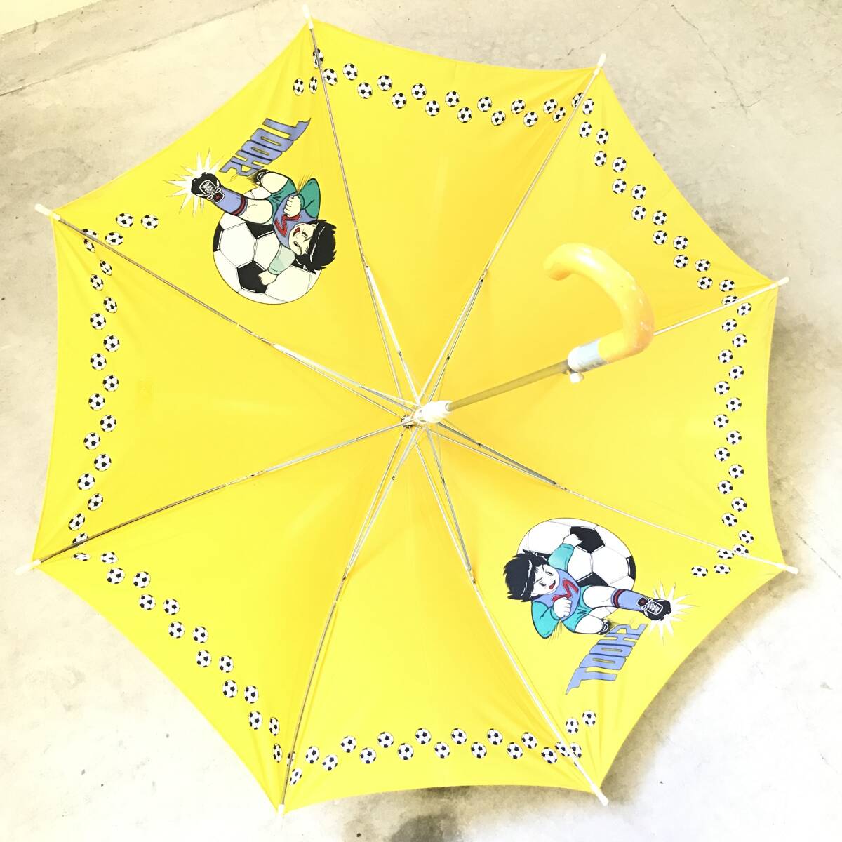 # футбол зонт непромокаемая одежда зонт от дождя зонт детский Kids желтый цвет герой нейлон 100% аниме .8шт.@ хранение товар текущее состояние товар #C30282