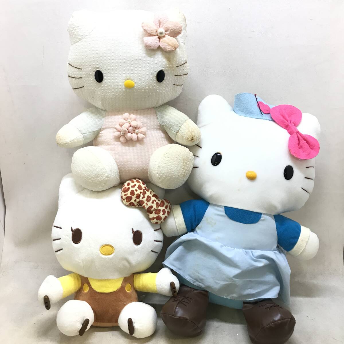 # Sanrio サンリオ ハローキティ ぬいぐるみ まとめ 3点セット レトロ キティちゃん 人形 ドール ヒョウ柄 シミ有 現状品 #C30315_画像1