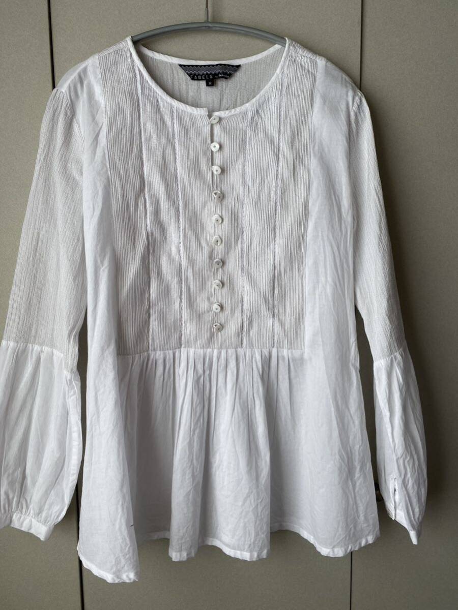 【FABELES】柔らかいインド綿のブラウス（M)　ボタン開きシャツ　シルバー糸のピンストライブが、繊細な美しさ　腰のタックでふんわり_画像1