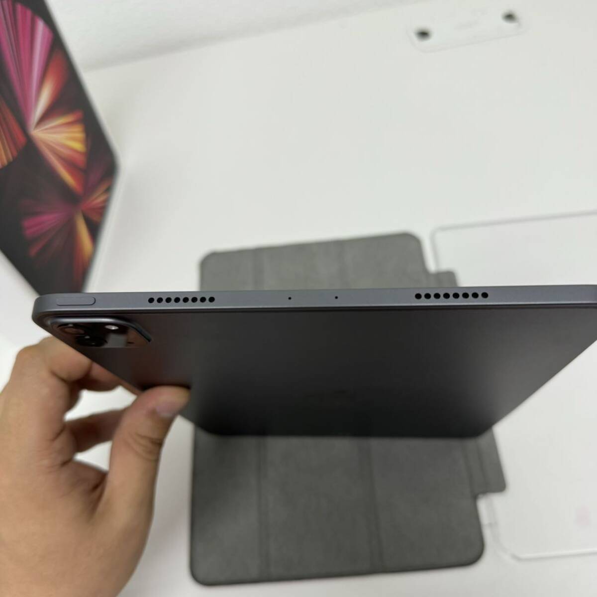 UU145 Apple iPad Pro 256GB MHQU3J/A 11インチ 第3世代 WiFiモデル スペースグレイ 初期化済 カバー Apple Pencil オマケ有 FARRR 箱付の画像7