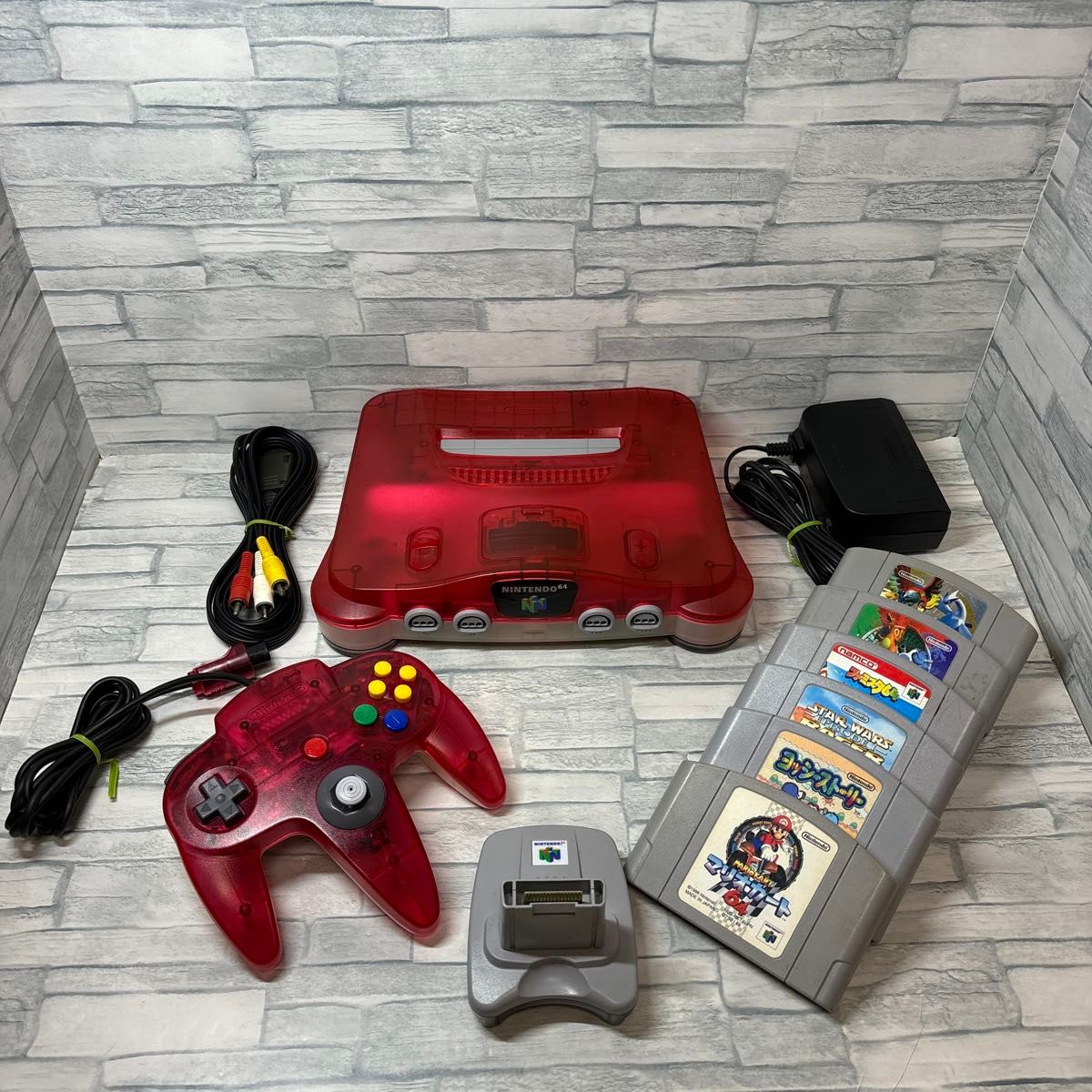 【N64】ニンテンドー64本体 （クリアレッド）カセット6本とGBパック付　 NINTENDO64  クリアレッド　動作確認済み