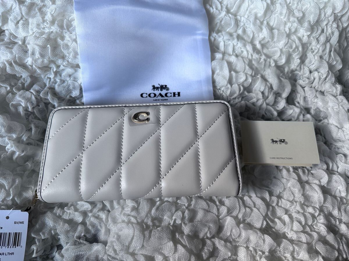 84 新品 COACH コーチ 長財布 ラウンドファスナー C8570の画像1