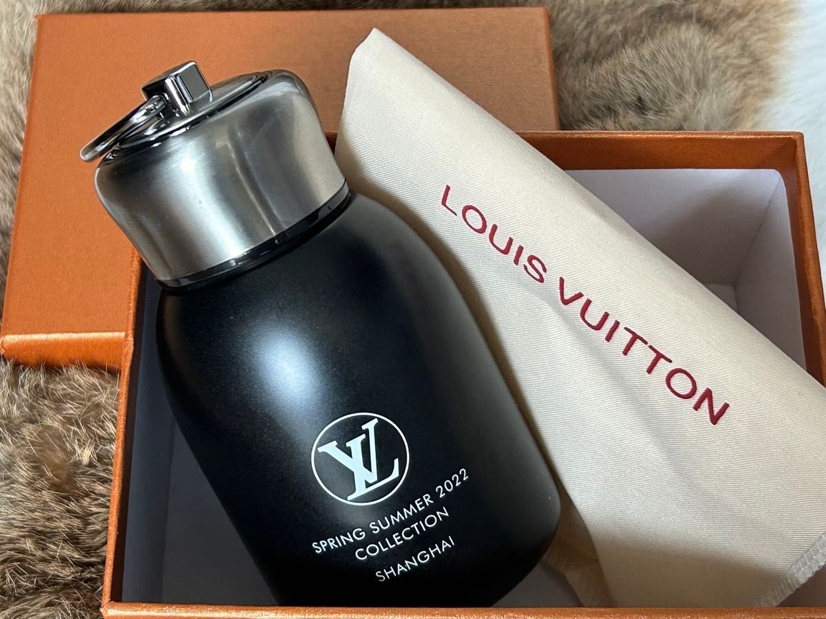 ルイヴィトン LV 上海春夏2022コレクション 黒 ノベルティ ルイヴィトン LV 上海春夏2022コレクション 黒 ノベルティ