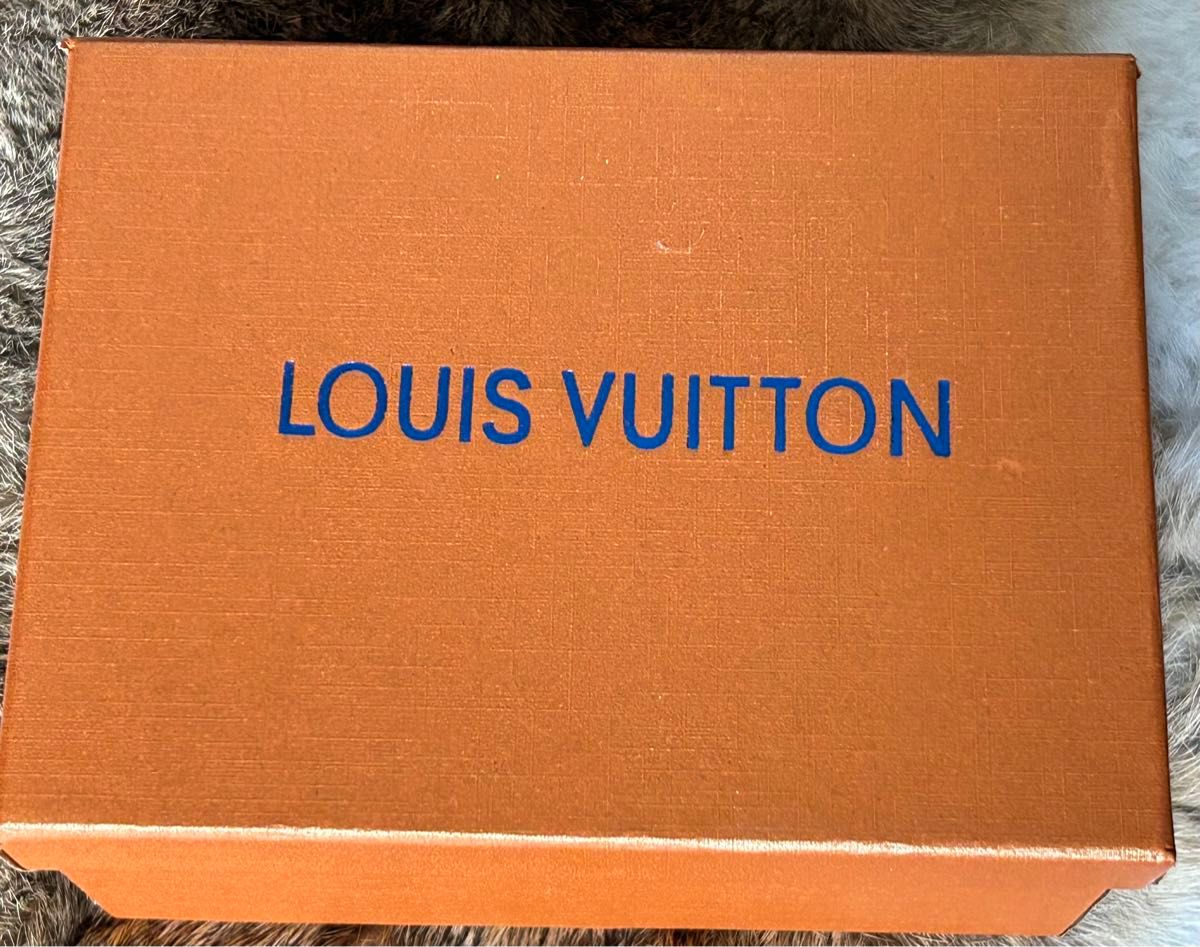 ルイヴィトン LV 上海春夏2022コレクション 黒 ノベルティ ルイヴィトン LV 上海春夏2022コレクション 黒 ノベルティ