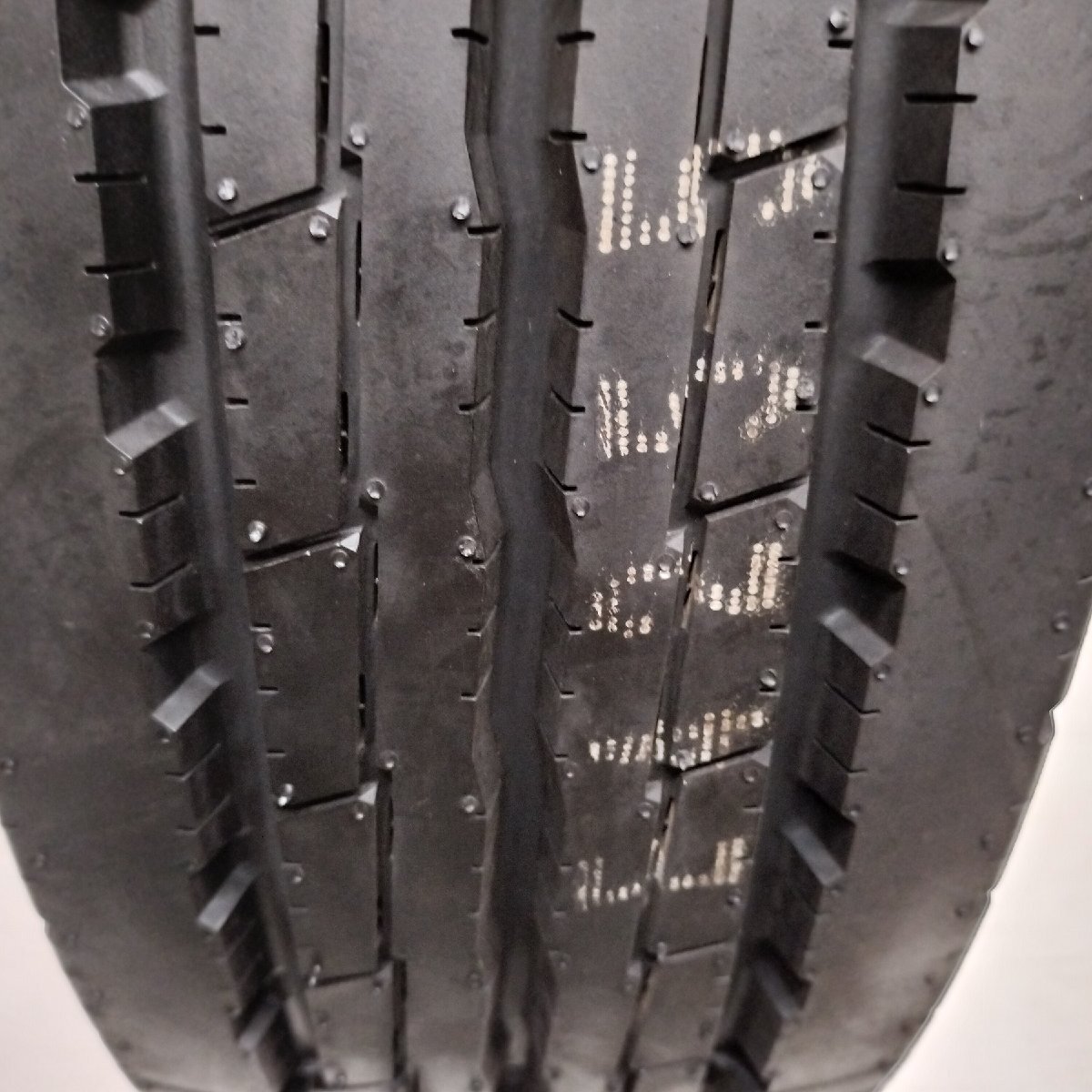 ◆配送先指定あり◆ ＜未使用に近い！ トラック用 オンロードタイヤ 1本＞ 205/85R16 LT 12PR ヨコハマタイヤ LT151R 2019年製_画像5