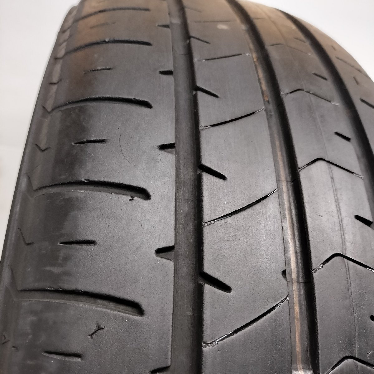 ◆配送先指定あり◆ ＜ノーマルタイヤ 1本＞ 225/60R17 ブリヂストン エコピア NH100RV ’21年製 60％ アルファード ヴェルファイア_画像4