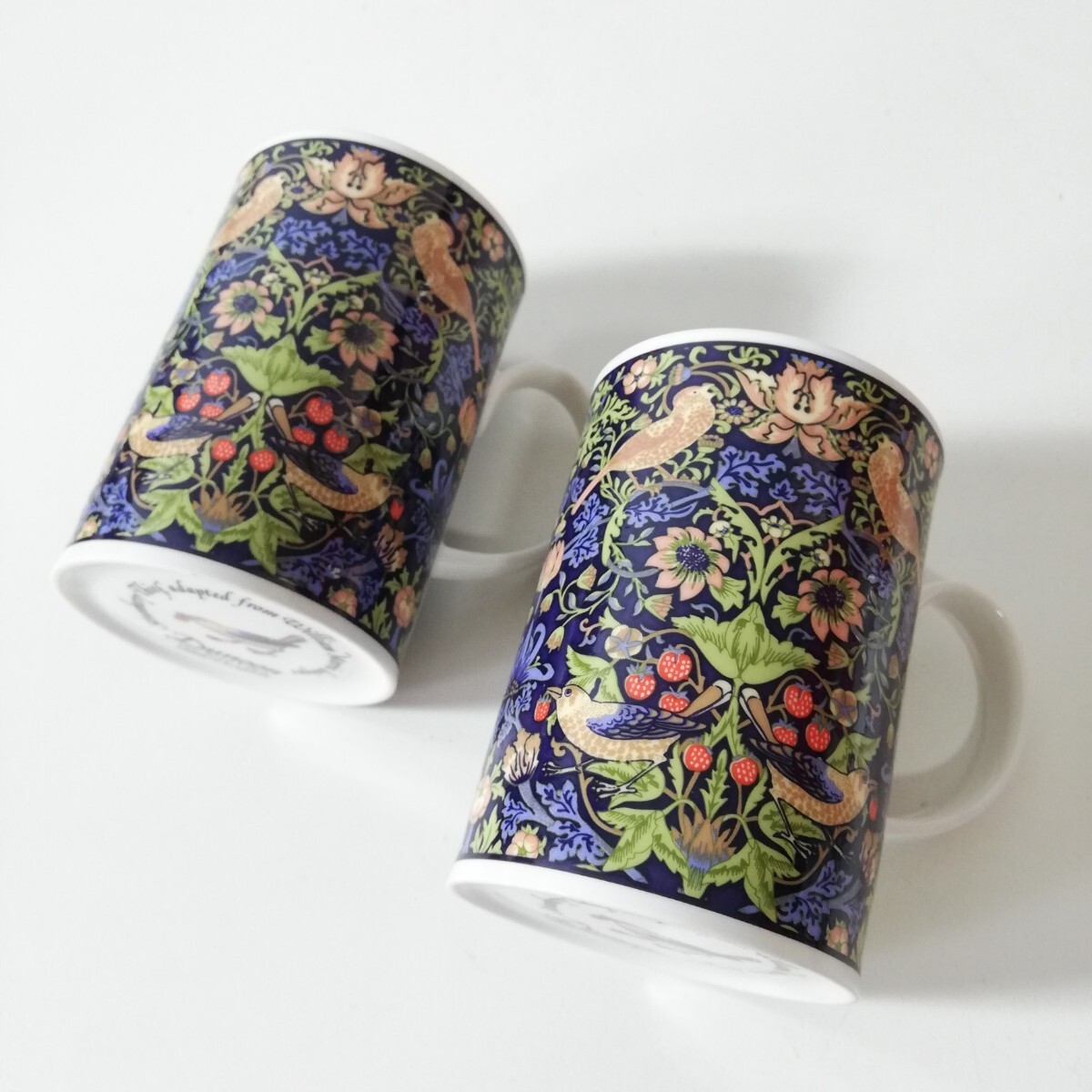 Dunoon ダヌーン ウィリアム・モリス William Morris デザイン 『いちご泥棒』 マグカップ 2客 [茶器 カップ Fine Bone China 英国製]の画像2