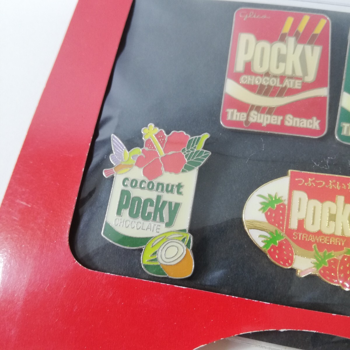 希少 グリコ Pocky ポッキー ピンバッチ セレクション 5点組 [菓子ラベル ピンバッジ ノベルティ つぶつぶいちご アーモンドクラッシュ]_画像3