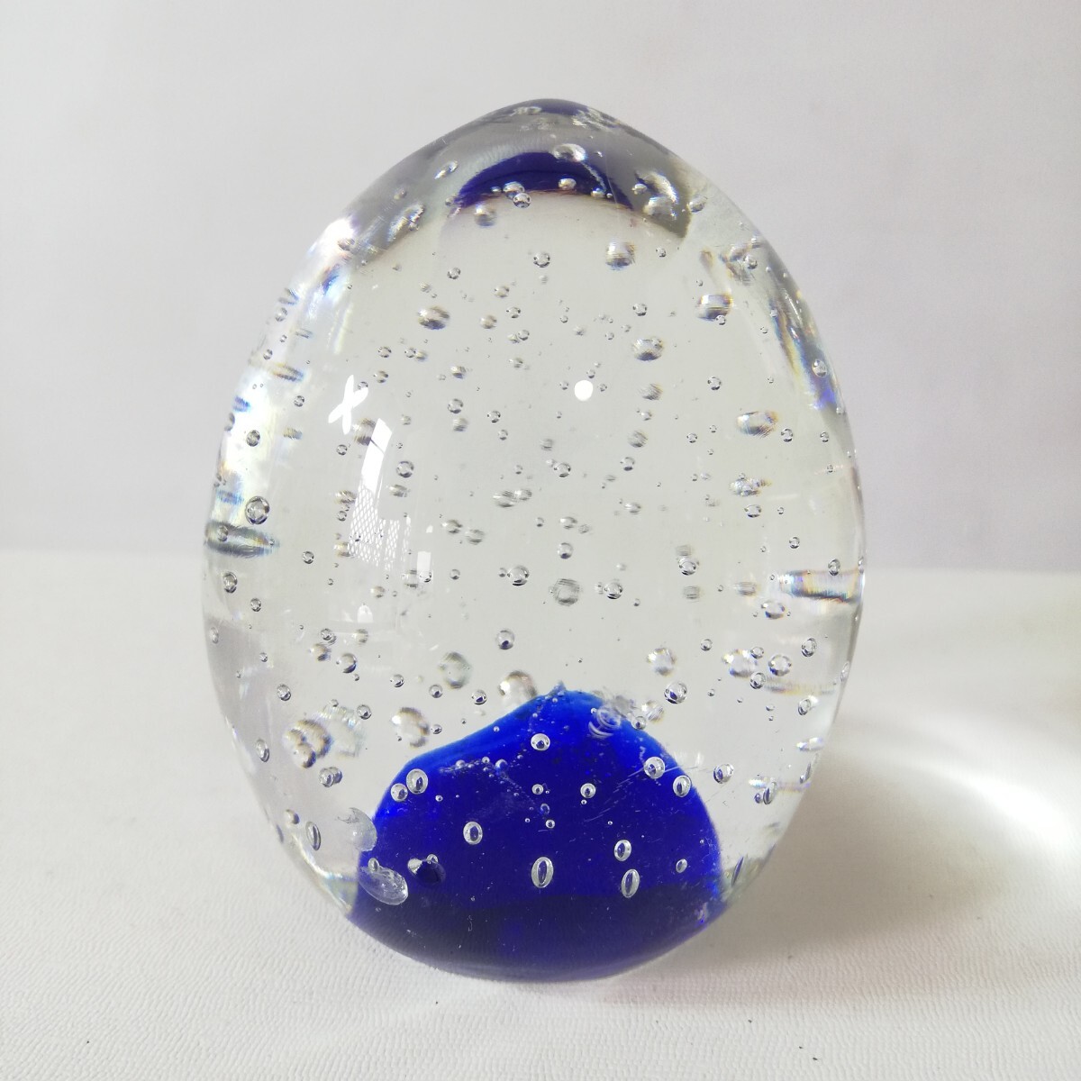 卵型 エッグ型 ガラス製 ペーパーウェイト 高さ7.5cm×直径6.3cm 400ｇ前後 [ガラス細工 ガラス工芸品]_画像1
