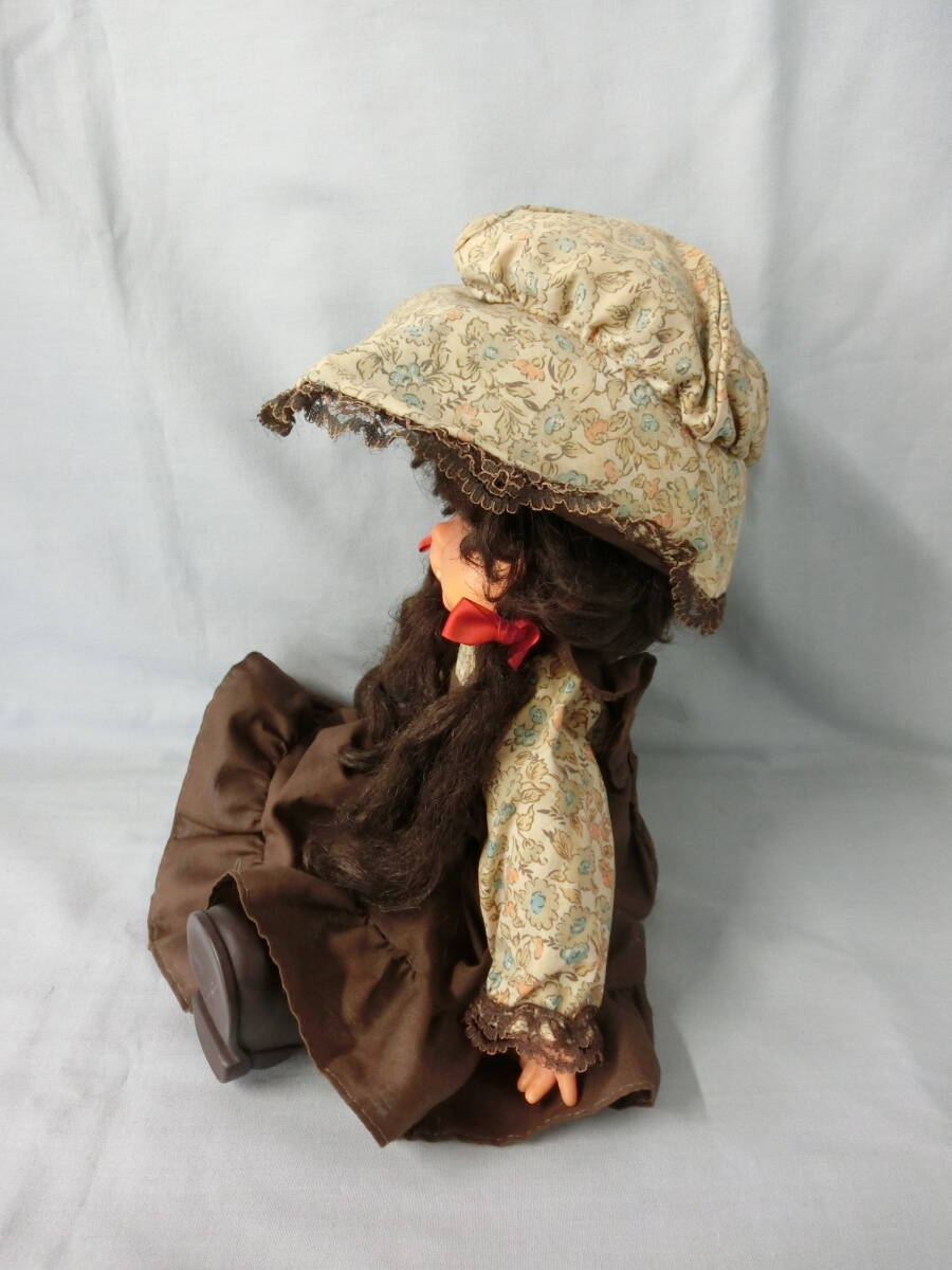 昭和　レトロ　ソフビ　人形　女の子　全長：約34cm　茶色　ワンピース　花柄　帽子　オルゴールなし　ビンテージ　希少　レア