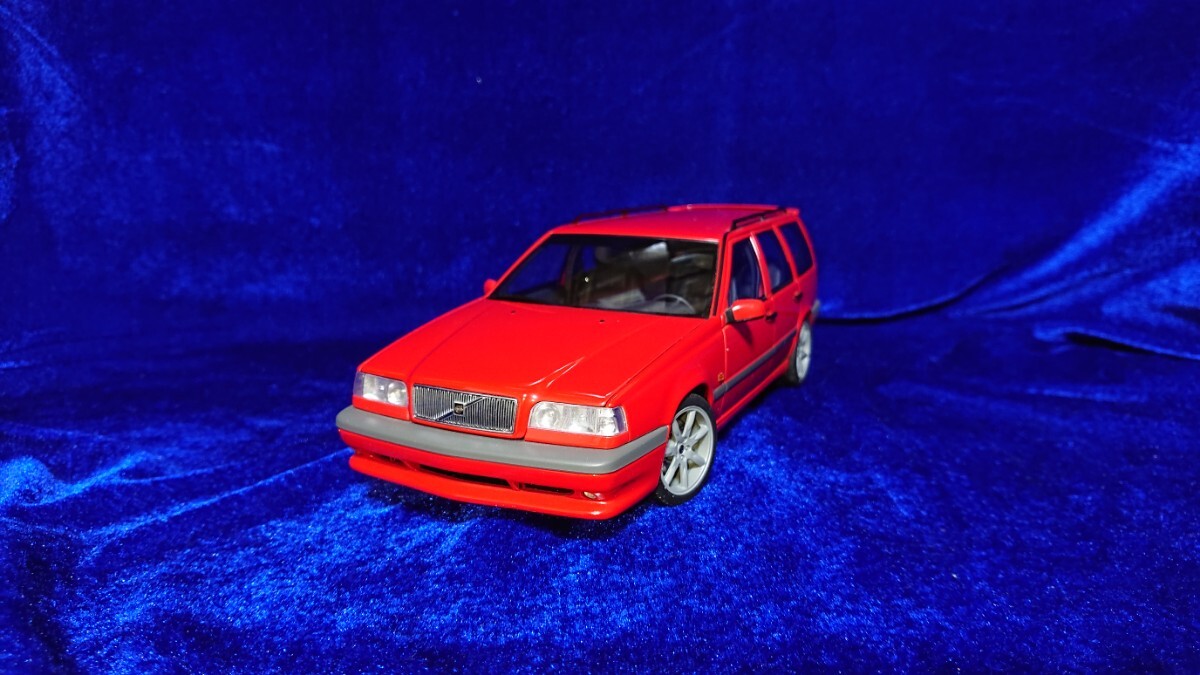 1/18 VOLVO 850R ESTATE 1996 RED Autoart 79507 オートアート ボルボ 850 R エステート 96の画像1