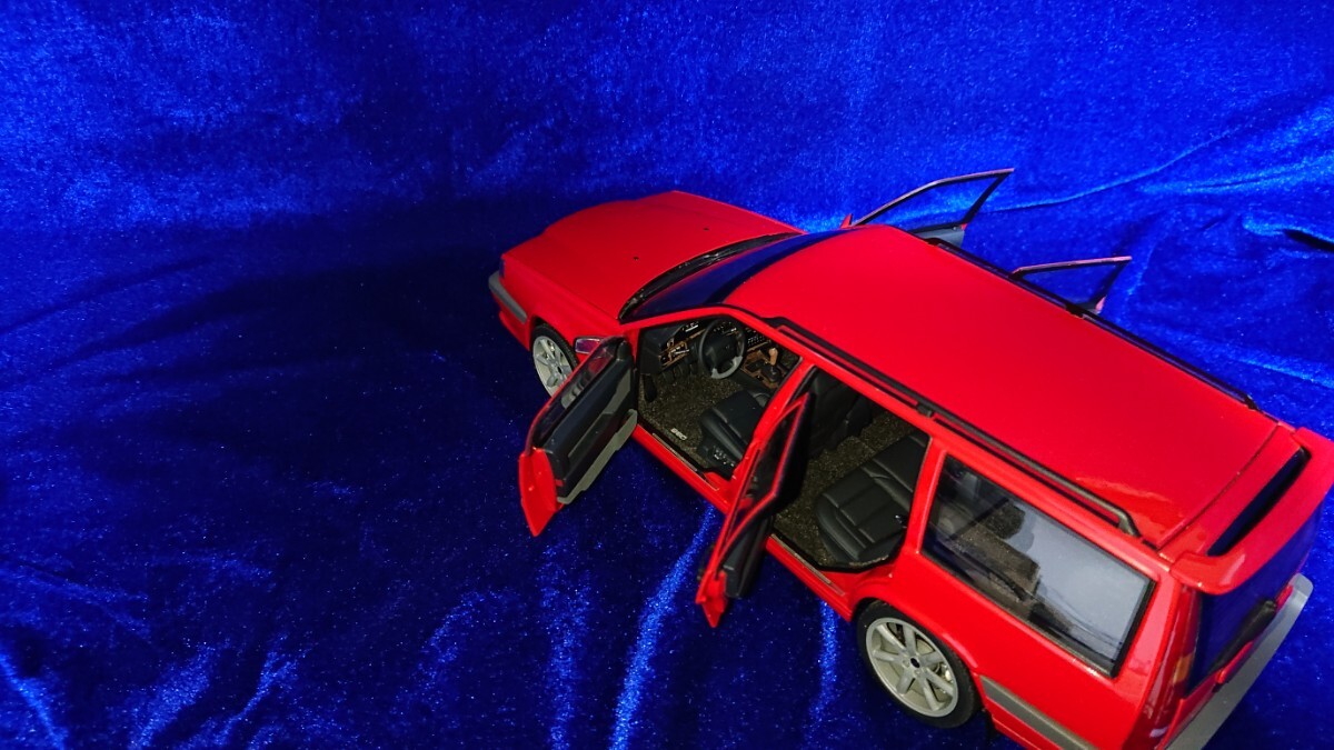 1/18 VOLVO 850R ESTATE 1996 RED Autoart 79507 オートアート ボルボ 850 R エステート 96の画像5