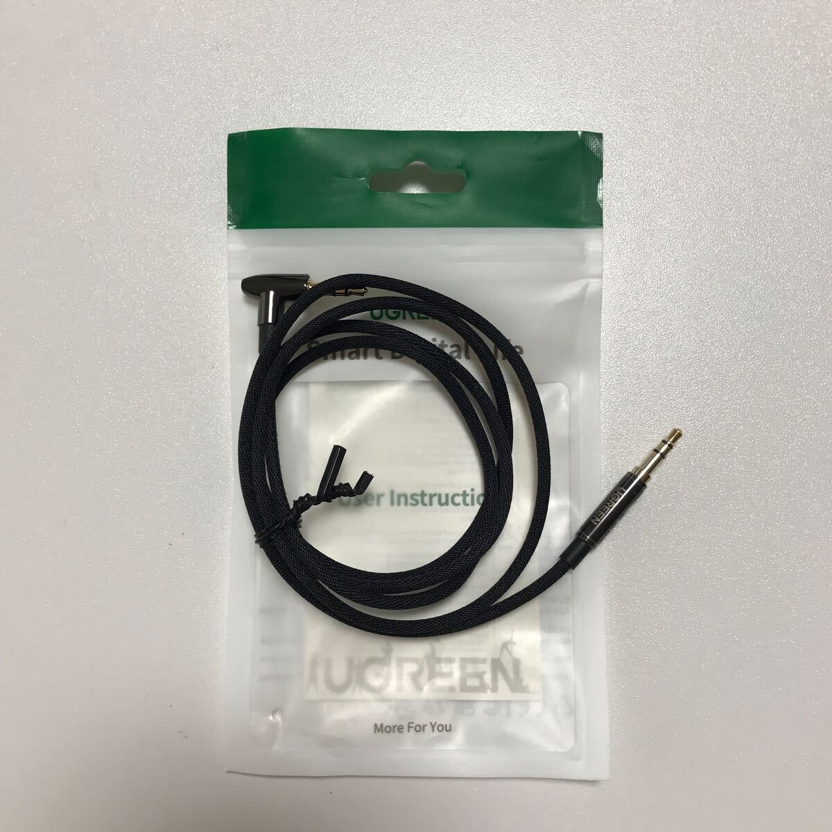 UGREEN 3.5mm オス to オス　オーディオケーブル L字　1m_画像1