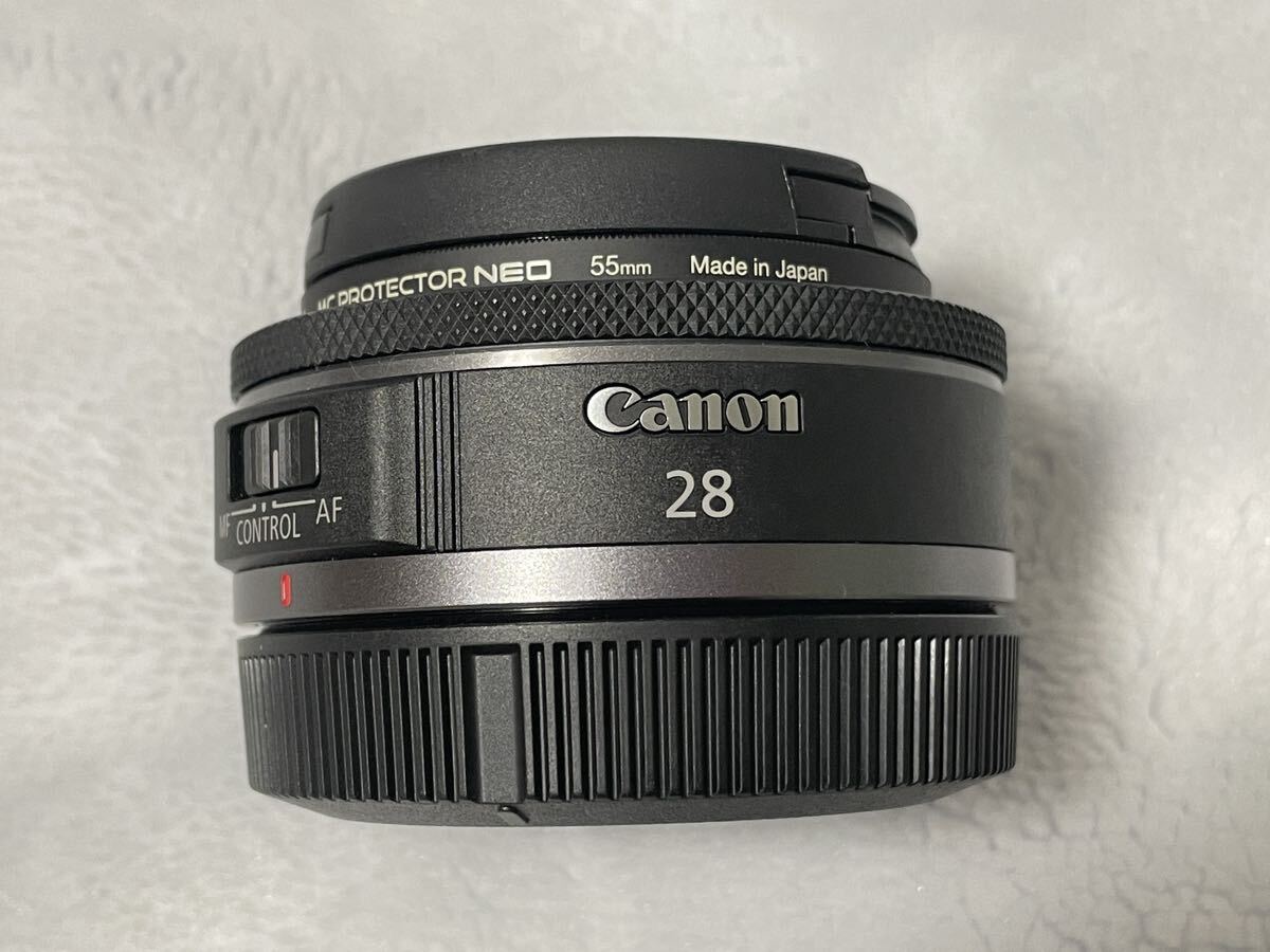 超美品 Canon キヤノン 単焦点レンズRF28mm F2.8 STM_画像4