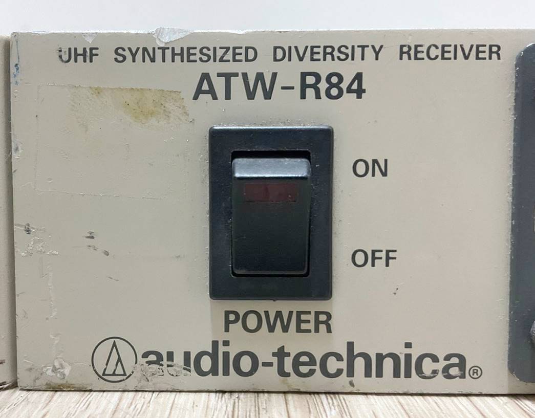 ◇オーディオ機器◆audio-technica オーディオテクニカ ATW-R84 UHF SYNTHESIZED DIVERSITY RECEIVER ワイヤレスレシーバー 通電確認済_画像2