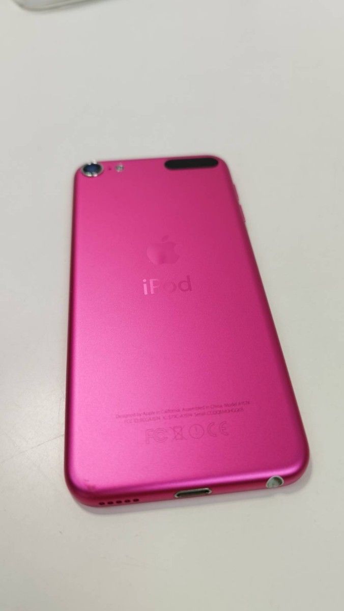 Apple iPod touch 第6世代/32GB/A1574 (MKHQ2J/A)