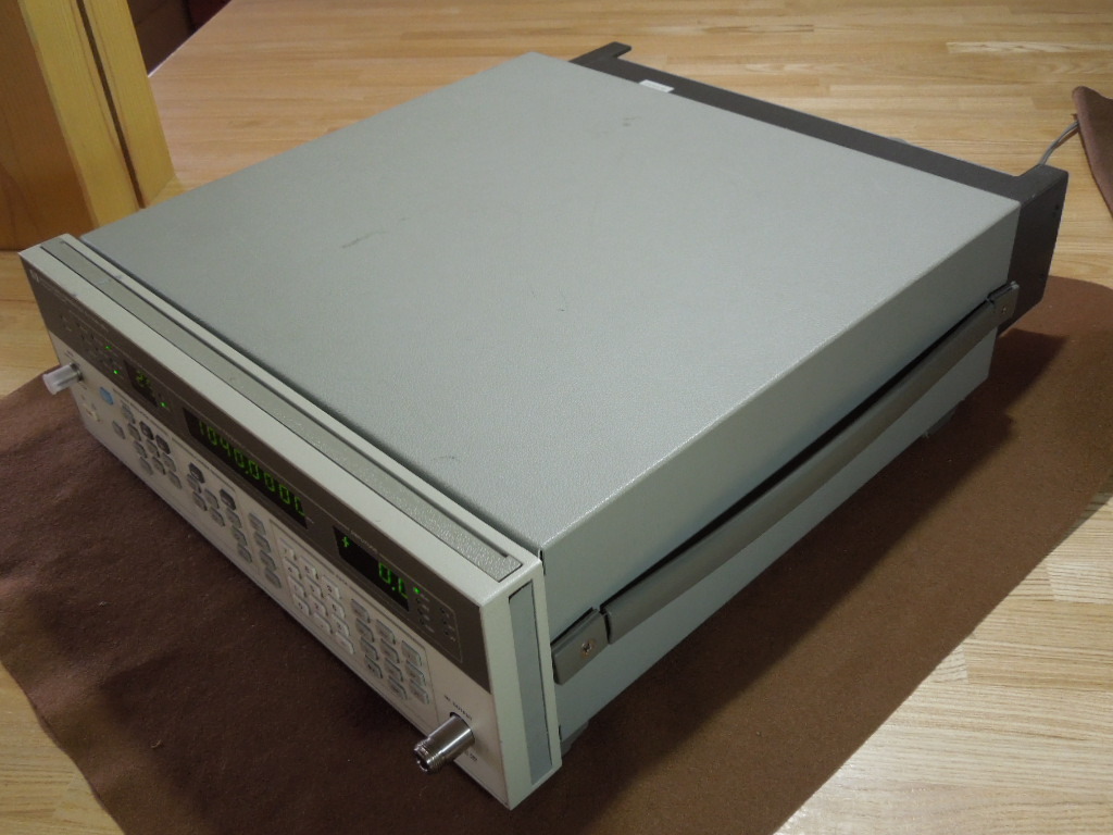 HP 8657A SIGNAL GENERATOR （0.1～1040MHｚ）の画像2