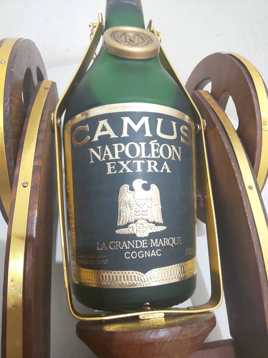 57906★CAMUS NAPOLEON EXTRA カミュ ナポレオン エクストラ 古酒 700ml 砲台付 40%の画像2