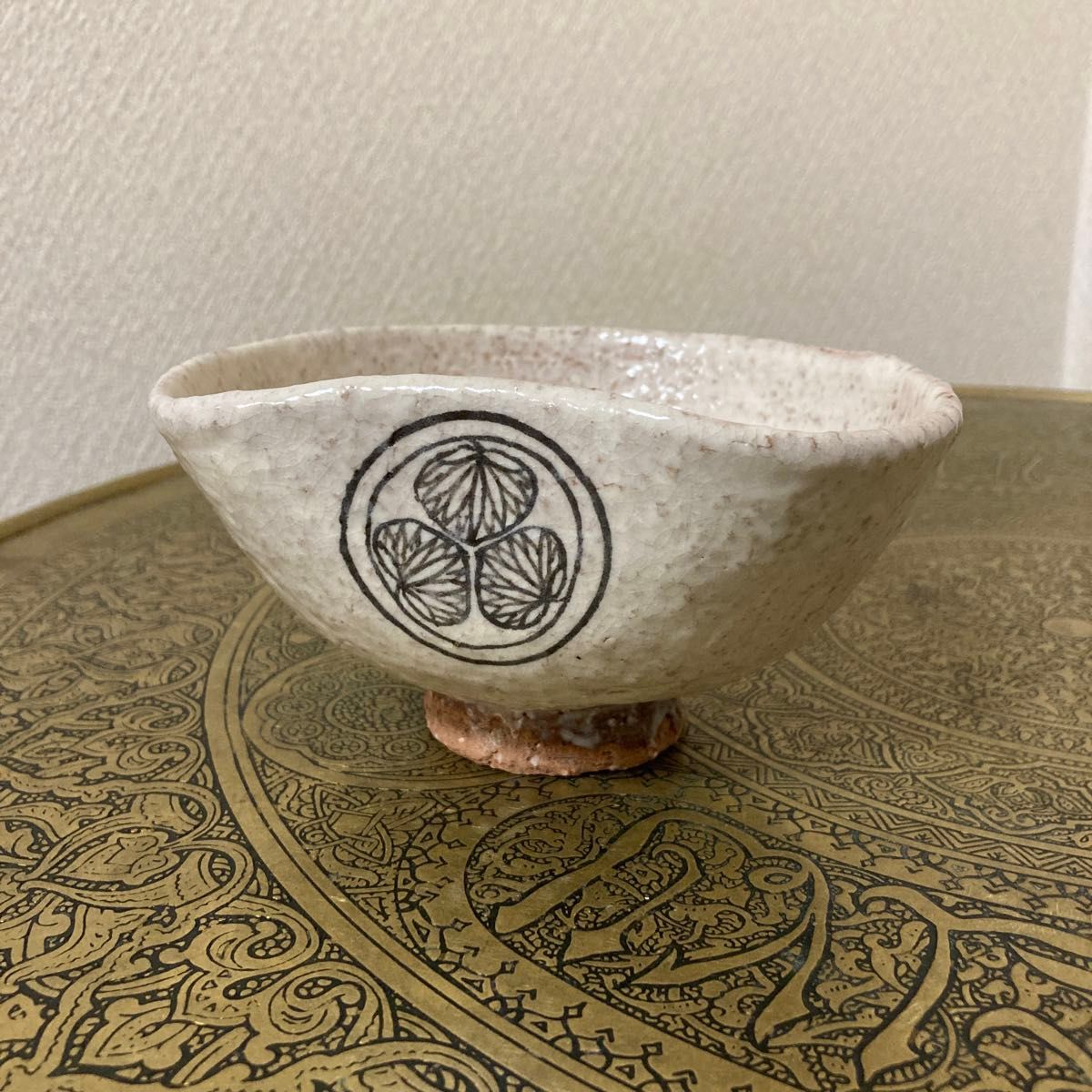 味舌隆司 萩焼 白釉 抹茶茶碗 茶 徳川葵紋 綱吉〈検 粉引 志野焼 味舌隆司 萩焼 白釉 抹茶茶碗 茶 徳川葵紋 綱吉〈検 粉引 志野焼