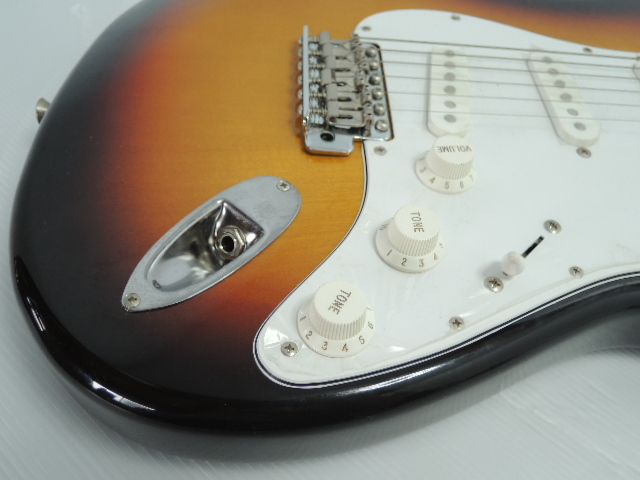 △Fender フェンダー STRATOCASTER ストラトキャスター Q017456 エレキギター エレキ ソフトケース付き 楽器 弦楽器/管理7165A10-01260001の画像8