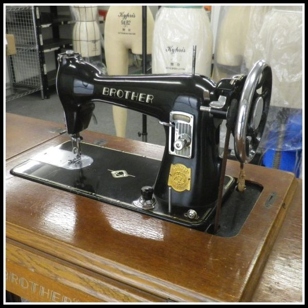 【ジャンク】Brother ブラザー Sewing Machine 足踏みミシン NAGOYA JAPAN 昭和レトロの画像1