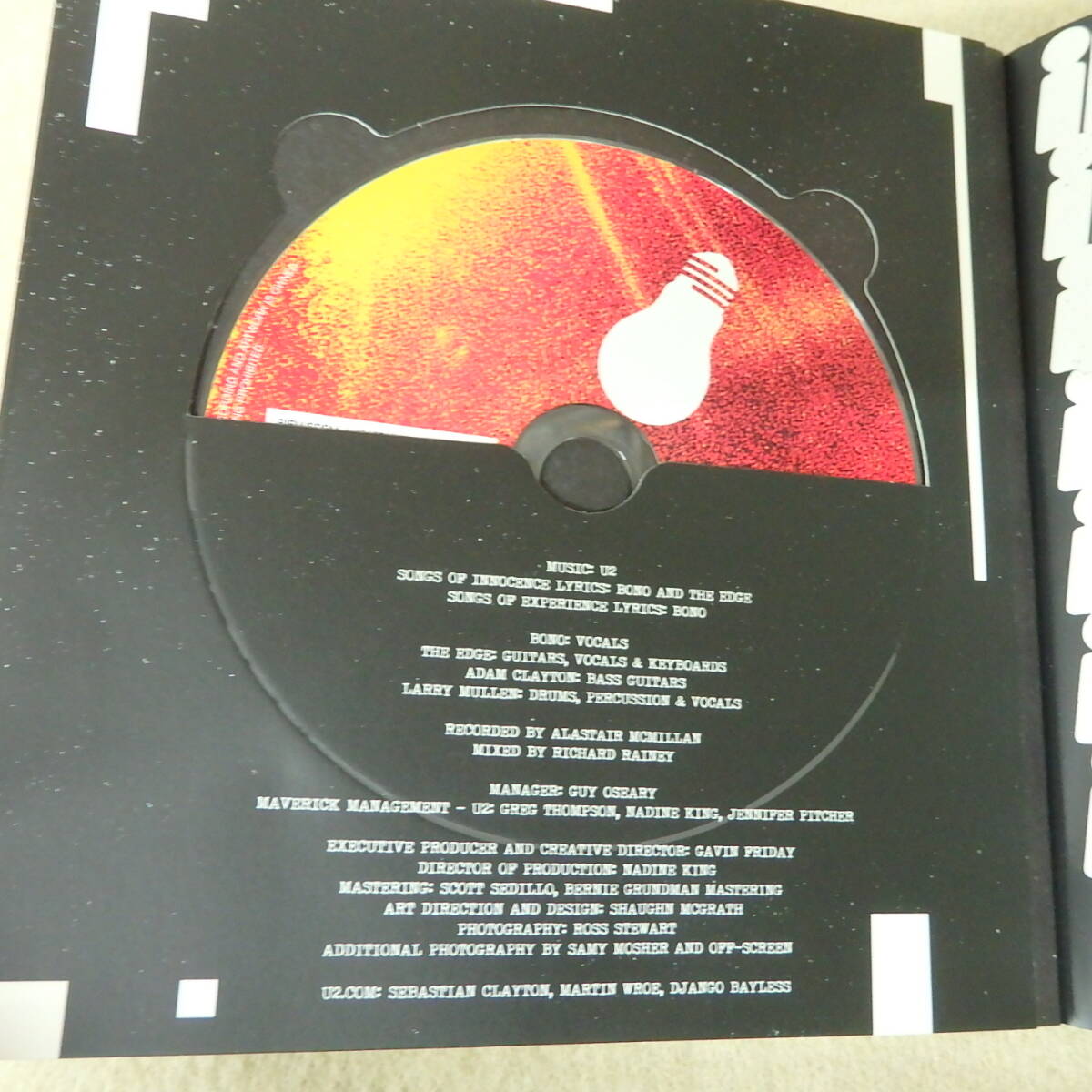 ★非売品CD / U2 LIVE SONGS OF INNOCENCE + EXPERIENCE ファンクラブ限定 大型紙ジャケCD レア盤 2CDの画像3