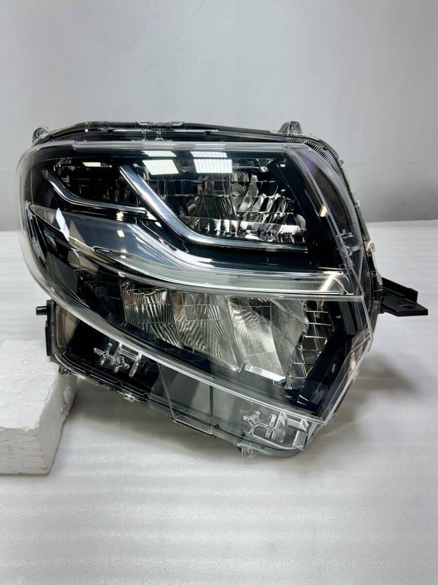 S-3028 タントカスタム 右 ヘッドライト LED LA650S LA660S KOITO 100-69075 打刻:Z DAIHATSU 純正 4.23AM_画像1