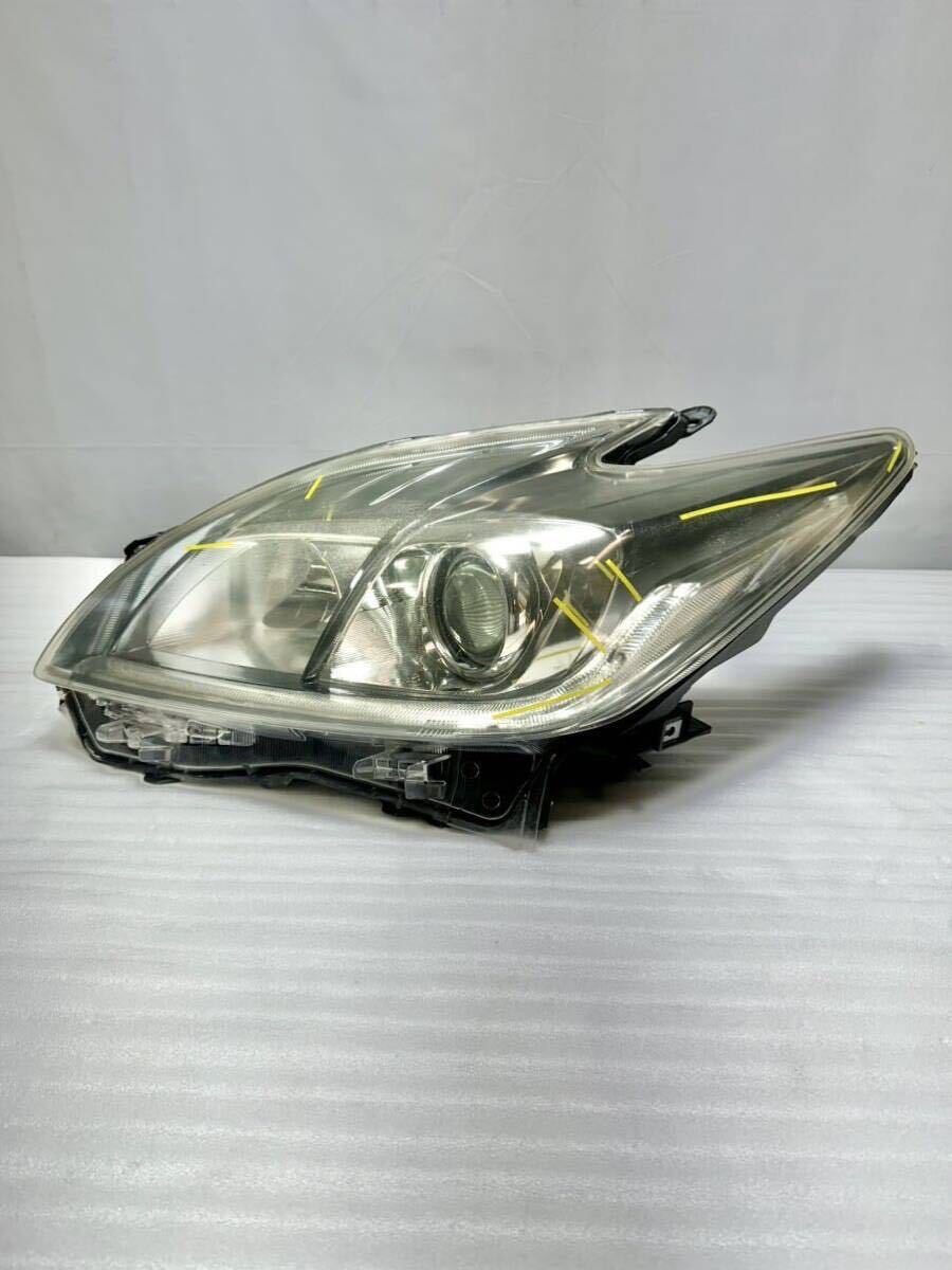 S-3046 プリウス 左 ヘッドライト HID ZVW30 後期 KOITO 47-52 打刻:モ TOYOTA PRIUS 純正 4.25AMの画像1