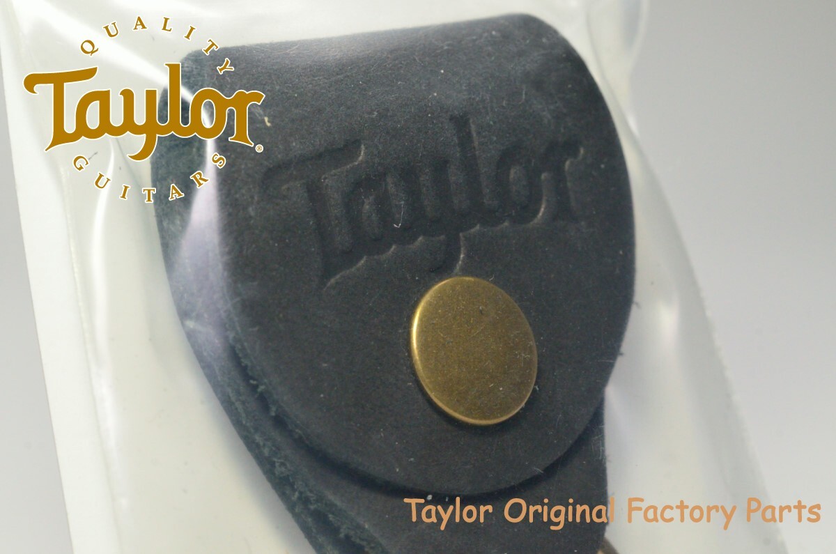 【ギターTaylor純正品】 ピックホルダー 本革 黒色 / テイラー Key Ring w/ Pick Holder 携帯用 ピックケース ピックキーホルダー_画像4