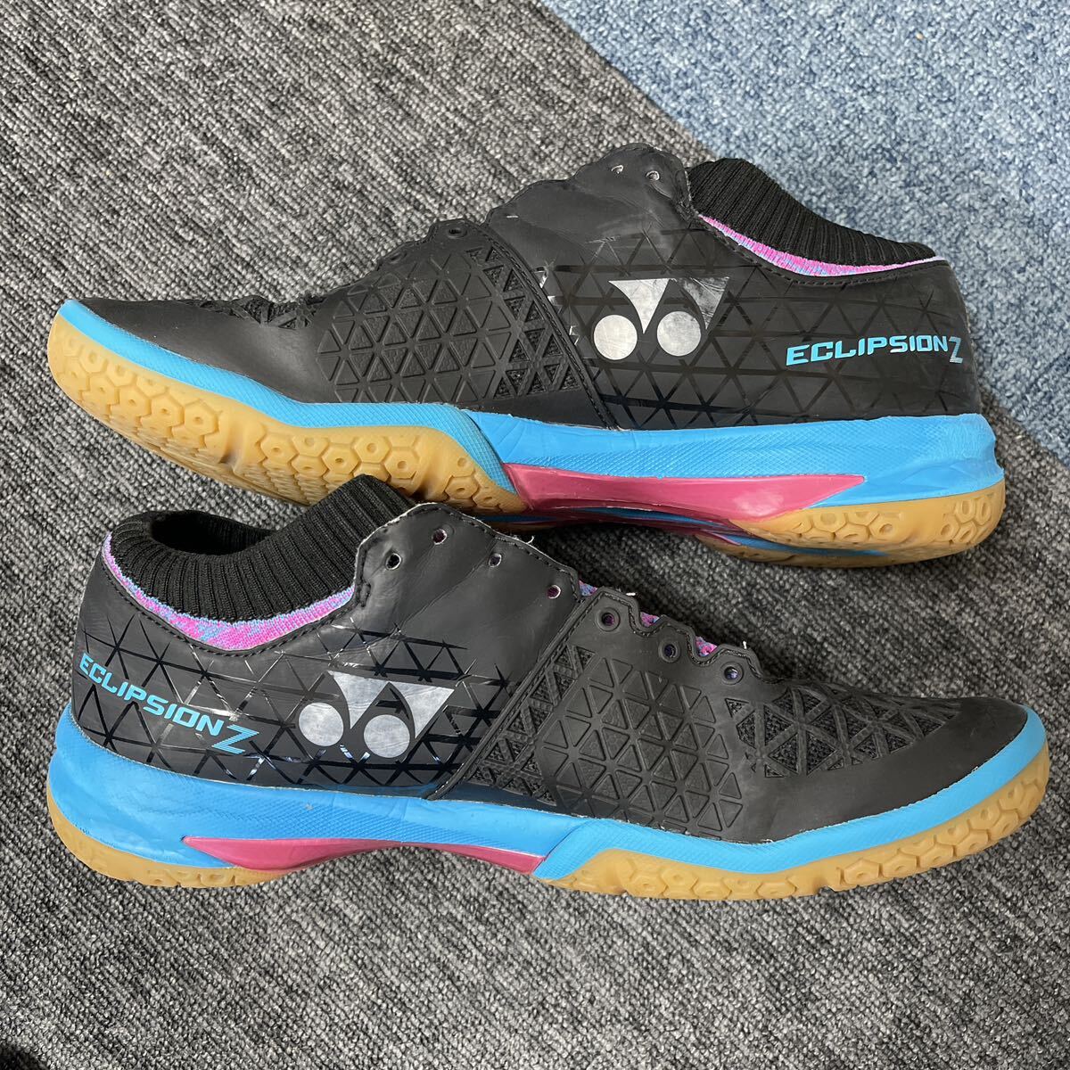 バドミントンシューズ YONEX POWER CUSHION ECLIPSION Z(ヨネックス パワークッション エクリプションZ) 黒青ピンク 28㎝の画像2