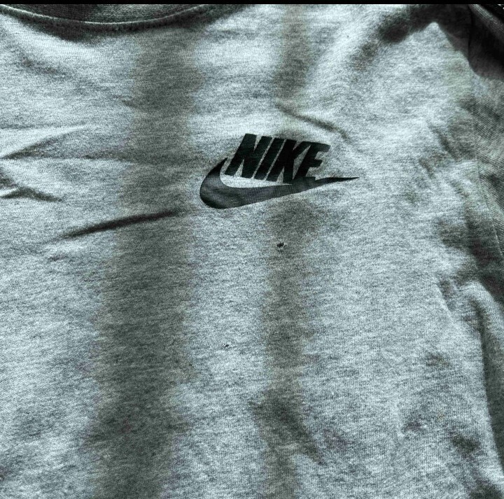 NIKE ロンT 長袖Tシャツ キッズ160cm レディースMサイズくらいの画像2