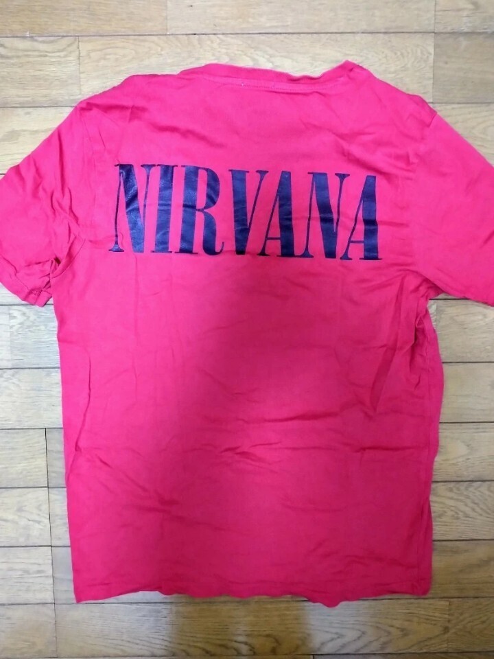 GU NIRVANA Tシャツ メンズMサイズ 古着 バンド Tシャツ バンT 赤の画像2