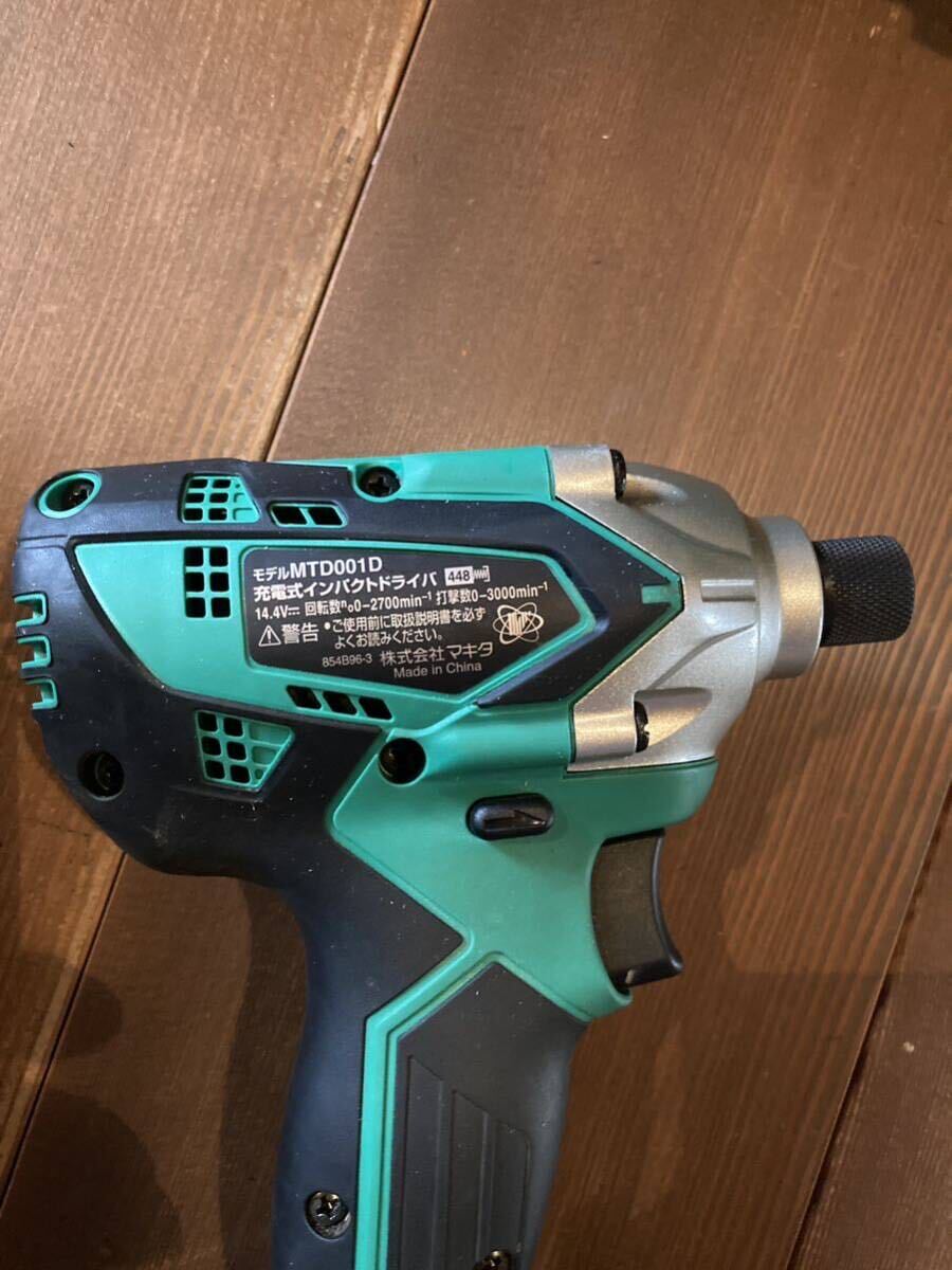 [ бесплатная доставка * б/у прекрасный товар ]makita Makita 14.4V заряжающийся ударный инструмент MTD001DSX аккумулятор ×2