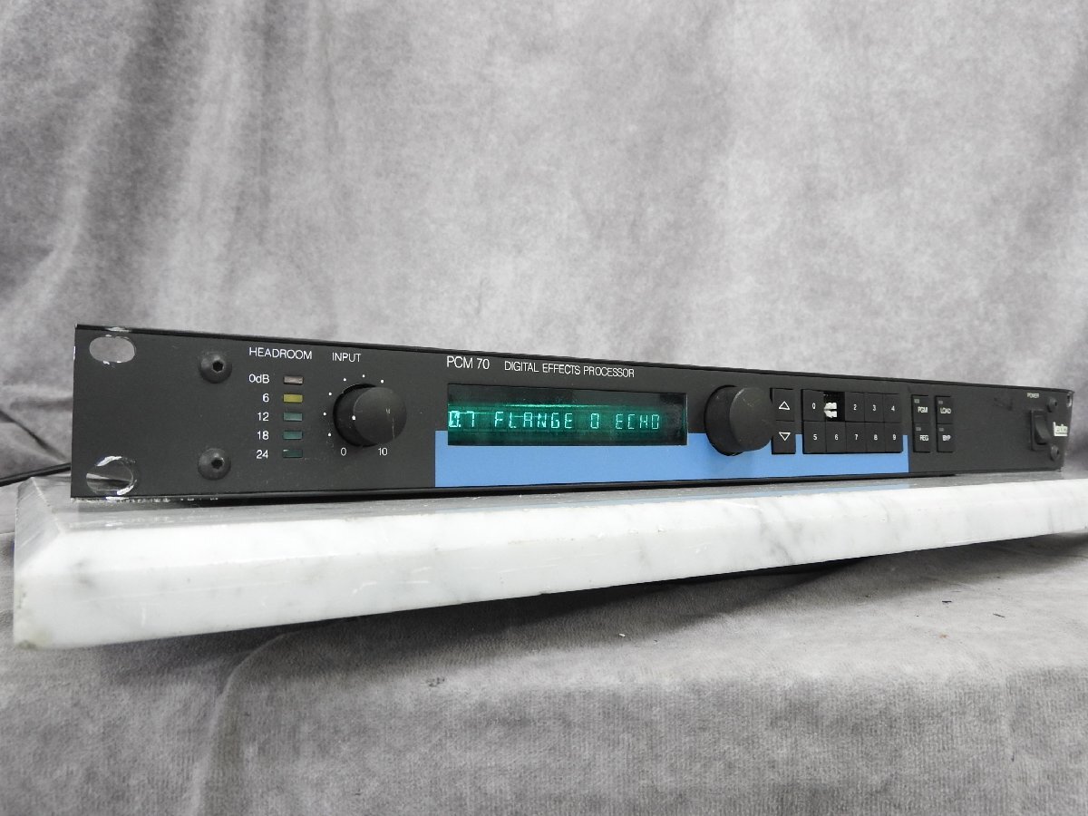 ☆ LEXICON レキシコン PCM70 DIGITAL EFFECTS PROCCESSOR リバーブ ☆中古☆の画像1