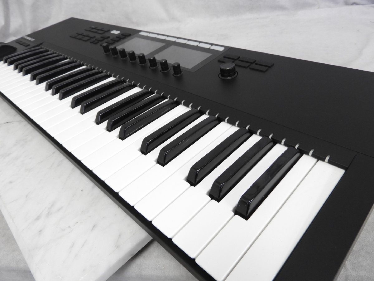 ☆ Native Instruments ネイティブインストゥルメンツ KOMPLETE KONTROL S49 MIDIキーボード 箱付き ☆現状品☆の画像3