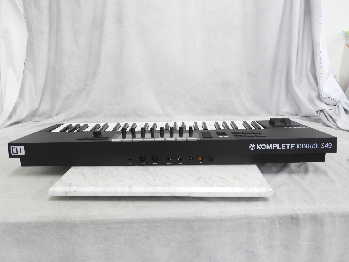 ☆ Native Instruments ネイティブインストゥルメンツ KOMPLETE KONTROL S49 MIDIキーボード 箱付き ☆現状品☆の画像7