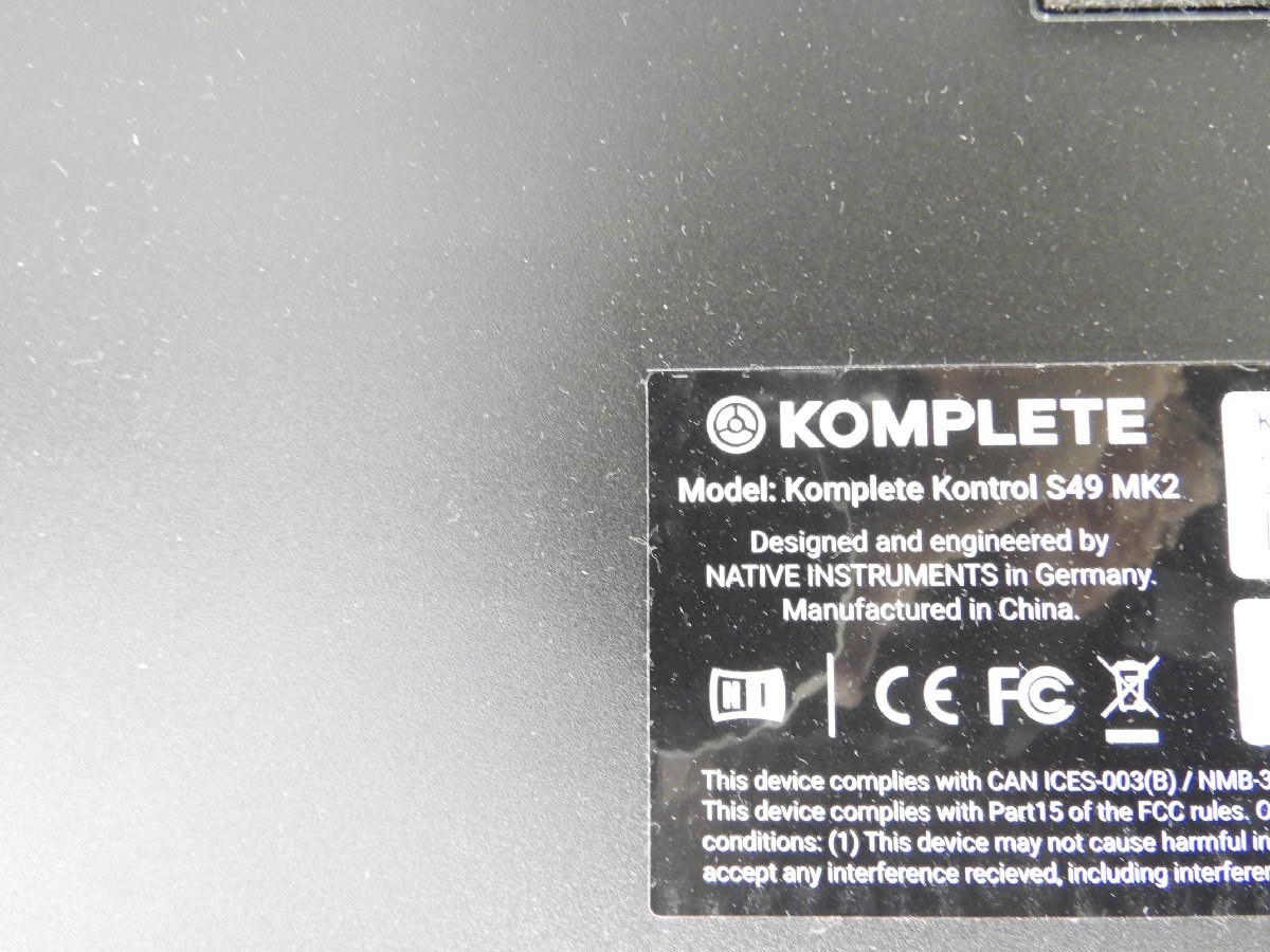 ☆ Native Instruments ネイティブインストゥルメンツ KOMPLETE KONTROL S49 MIDIキーボード 箱付き ☆現状品☆の画像8