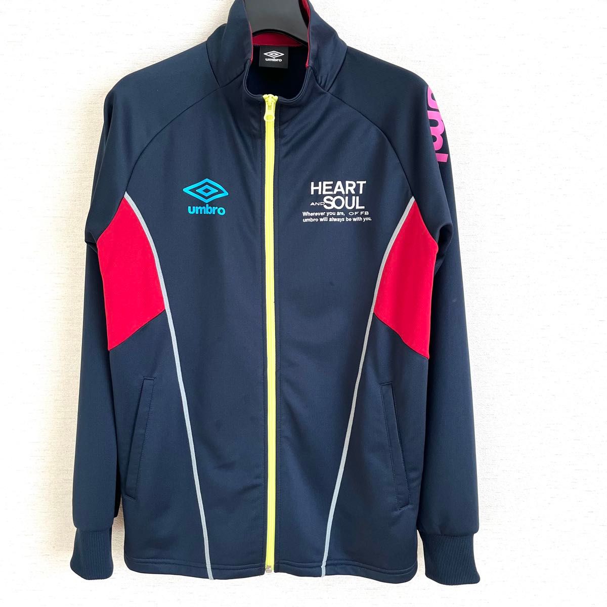 umbro ジャージ上下セット メンズSサイズ 中古 ウォーキングに umbro ジャージ上下セット メンズSサイズ 中古 ウォーキングに