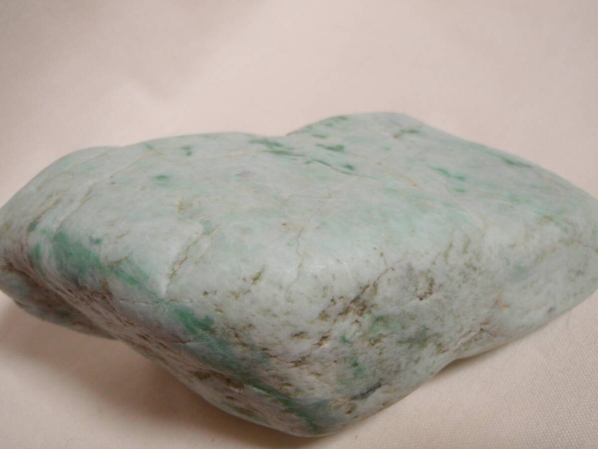 糸魚川 翡翠 ヒスイ     211       ペパミ     309ｇ  原石 鉱物 の画像6