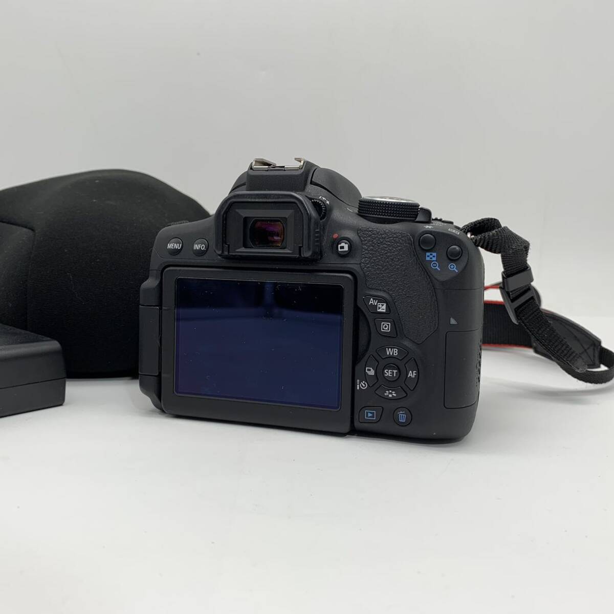 ◯【売り切り】Canon（キャノン）デジタル一眼レフカメラ EOS Kiss X8i CANON ZOOM LENS EF-S 18-55mm 1:3.5-5.6 IS STM_画像2