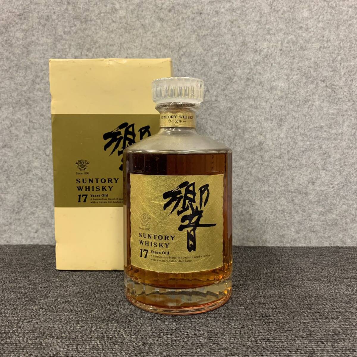 ◎【売り切り】SUNTORY サントリー ウイスキー 響 17年 ゴールドラベル 750ml 43% 《未開栓》_画像1