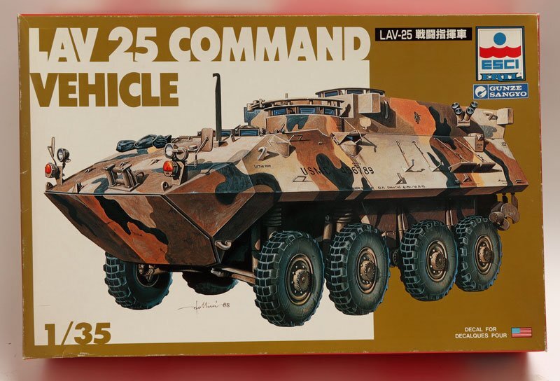 Essie 1/35 Lav-25 Battle Command Car V-010