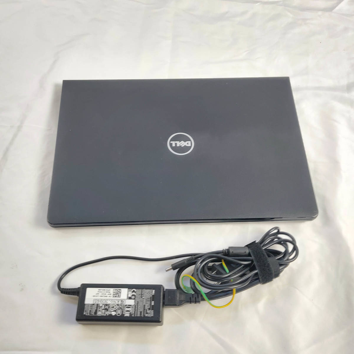 届いてすぐ使える!Dell Vostro15 3578 Core i5-8250U /8GB 256GB SSD/カメラ/ テンキー/AMD Radeon520*2GB搭載 フルHD