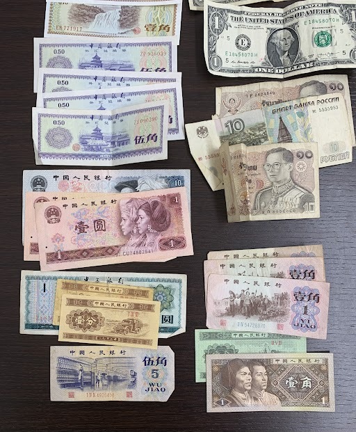 ＃17190A　外国銭おまとめ　海外コイン　古銭　紙幣　長期保管品　旧紙幣　旧貨幣　約4kg_画像3